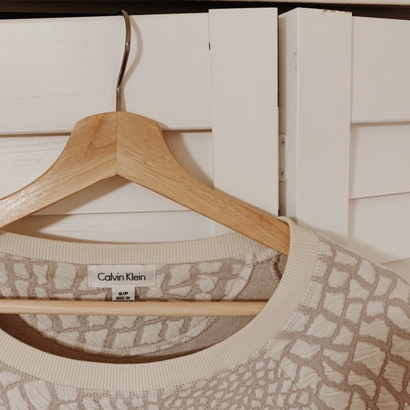 Calvin Klein sweater - Picture 4 of 4